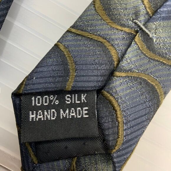 Pierre Cardin Mens Tie Green & Navy Striped/Wavy Business Work Necktie (E3) - Picture 3 of 5